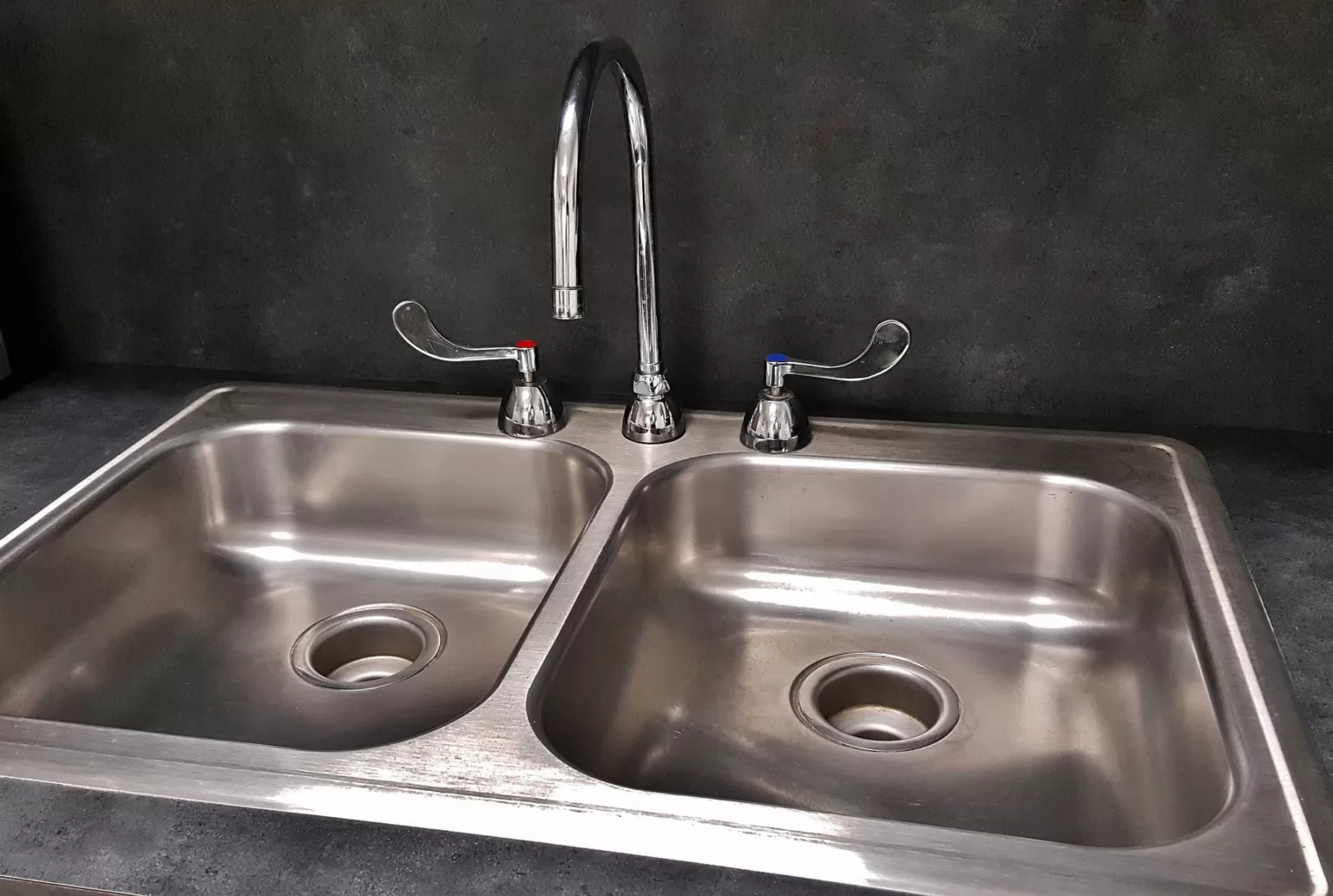 Can You Paint a Kitchen Sink? (Find Out Now!)